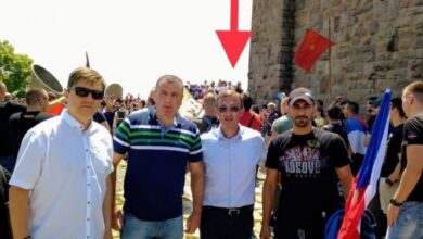 Emrat/ Autoritetet shqiptare u ndalojnë hyrjen dy serbëve me pikëpamje pro ruse: Propagandë kundër Kosovës Emrat/ Autoritetet shqiptare u ndalojnë hyrjen dy serbëve me pikëpamje pro ruse: Propagandë kundër Kosovës