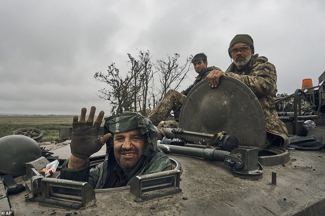 Kundërofensiva/ Ukraina konfirmon çlirimin e dy qyteteve në rajonin e Khersonit: Marinsat ukrainas po përparojnë me besim drejt Detit të Zi
