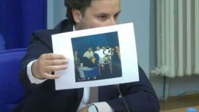 “Do ju tregoj emrat dhe mbiemrat”/ Abazoviç publikon foton e presidentit malazez me anëtarë të klanit mafioz “Skaljar” “Do ju tregoj emrat dhe mbiemrat”/ Abazoviç publikon foton e presidentit malazez me anëtarë të klanit mafioz “Skaljar”