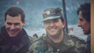 Luftoi serbët për Kroacinë, zhgënjimi i gjeneralit shqiptar Rahim Ademi Luftoi serbët për Kroacinë, zhgënjimi i gjeneralit shqiptar Rahim Ademi