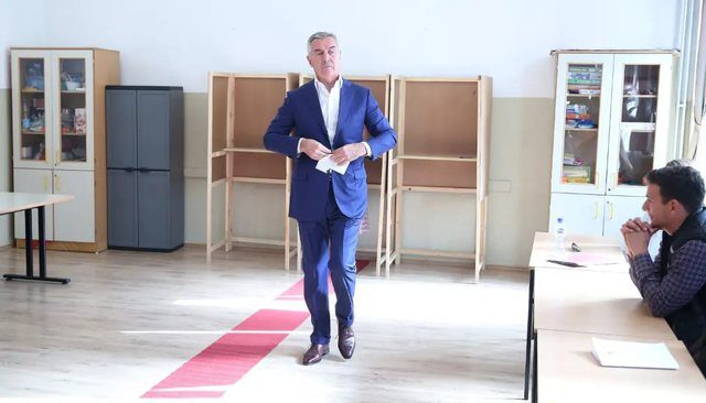 Milo Gjukanoviç humb thellë zgjedhjet lokale, rritet Dritan Abazoviç Milo Gjukanoviç humb thellë zgjedhjet lokale, rritet Dritan Abazoviç
