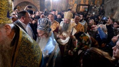 ‘Lutem për vëllezërit shqiptarë’, kreu i Kishës serbe shugurohet në Patrikanën e Pejës ‘Lutem për vëllezërit shqiptarë’, kreu i Kishës serbe shugurohet në Patrikanën e Pejës