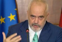 Rama kritika të forta: Vlonjatët, molla e sherrit! U kanë dalë trutë nga vendi! Do bien vetë në gropën e gjoksit të tyre