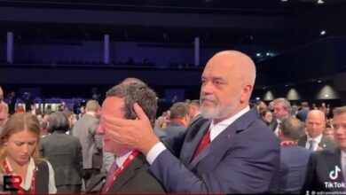 Vetëvendosje sulmon Edi Ramën: Mendon dhe vepron si Esad Pasha Vetëvendosje sulmon Edi Ramën: Mendon dhe vepron si Esad Pasha