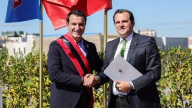Djali i Ibrahim Rugovës merr shtetësinë shqiptare/ Veliaj: Të çojmë përpara amanetin e të parëve, të punojmë për progresin e kombit Djali i Ibrahim Rugovës merr shtetësinë shqiptare/ Veliaj: Të çojmë përpara amanetin e të parëve, të punojmë për progresin e kombit