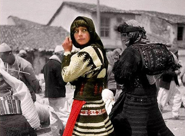 Xhubleta dhe marrëzia jonë atdhetare Xhubleta dhe marrëzia jonë atdhetare