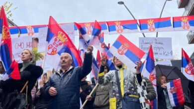 Serbët po kalkulojnë, shqiptarët po i falen besimit Serbët po kalkulojnë, shqiptarët po i falen besimit