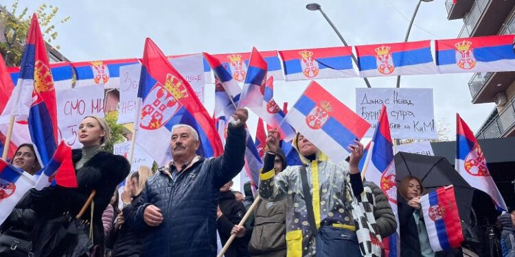 Serbët po kalkulojnë, shqiptarët po i falen besimit Serbët po kalkulojnë, shqiptarët po i falen besimit