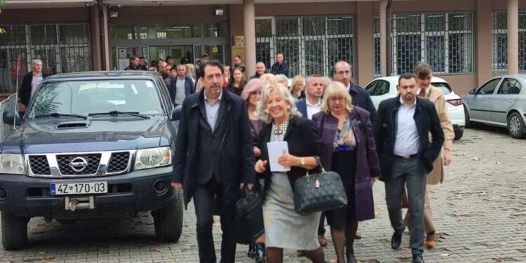 Si po zëvendësohen serbët e dorëhequr nga institucionet e Kosovës? Si po zëvendësohen serbët e dorëhequr nga institucionet e Kosovës?