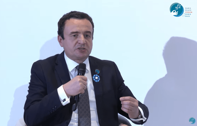 Albin Kurti: Jemi gati t’ia zgjasim dorën Serbisë, nëse ata e lirojnë grushtin Albin Kurti: Jemi gati t’ia zgjasim dorën Serbisë, nëse ata e lirojnë grushtin
