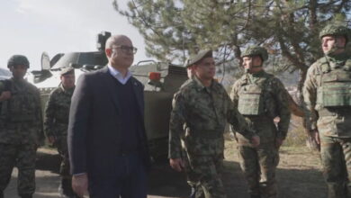 Tensionet Serbi-Kosovë/ Provokon Ministri serb i Mbrojtjes: Jemi të aftë për luftë, por nuk duam… Tensionet Serbi-Kosovë/ Provokon Ministri serb i Mbrojtjes: Jemi të aftë për luftë, por nuk duam…