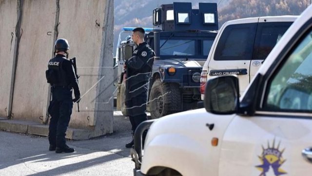 E FUNDIT/ Të shtëna me armë, sulmohet posta policore në veri të Kosovës