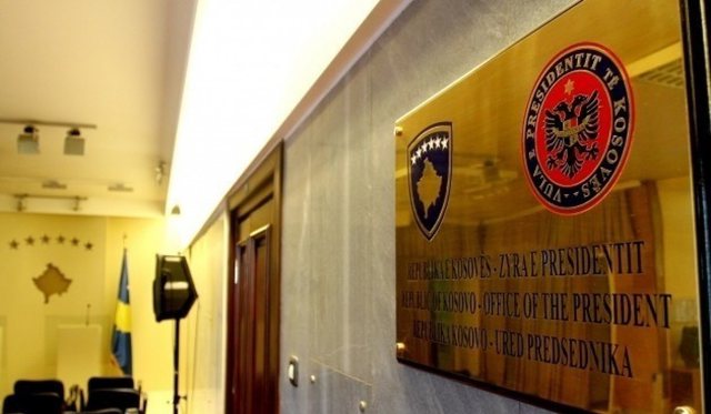 Serbët ‘braktisën’ institucionet/ Reagon Presidenca e Kosovës: Lëvizje si e Rusisë në 2014 kur… Serbët ‘braktisën’ institucionet/ Reagon Presidenca e Kosovës: Lëvizje si e Rusisë në 2014 kur…