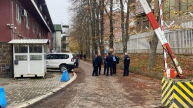 Policët serbë dorëzojnë armët në veri, prani e shtuar e EULEX-it Policët serbë dorëzojnë armët në veri, prani e shtuar e EULEX-it
