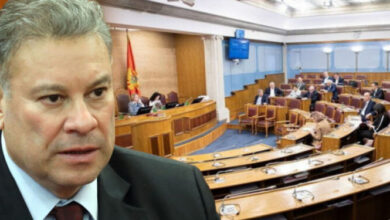 Escobar i dërgon mesazh Kuvendit të Malit të Zi: Mos u përpiqni të formoni qeveri të re Escobar i dërgon mesazh Kuvendit të Malit të Zi: Mos u përpiqni të formoni qeveri të re