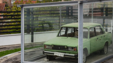 Makina ‘Lada’ e tre dëshmorëve të Kosovës, mes fotove më të mira të National Geographic Makina ‘Lada’ e tre dëshmorëve të Kosovës, mes fotove më të mira të National Geographic