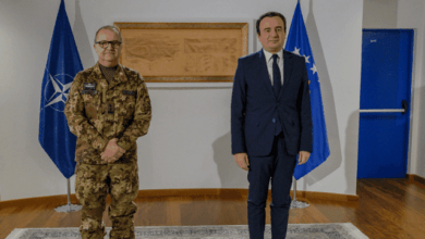 Tensionet në veri të Kosovës, Kurti tregon çfarë diskutoi me komandantin e KFOR-it Tensionet në veri të Kosovës, Kurti tregon çfarë diskutoi me komandantin e KFOR-it