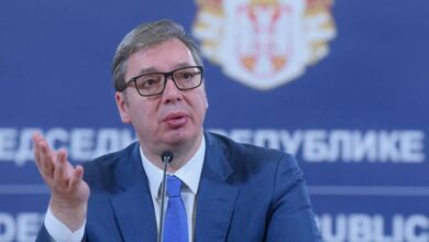 Rrëmbimi i tre policëve të Kosovës, reagon Vuçiç: Tre efektivët u arrestuan 1.8 kilometra larg kufirit Rrëmbimi i tre policëve të Kosovës, reagon Vuçiç: Tre efektivët u arrestuan 1.8 kilometra larg kufirit
