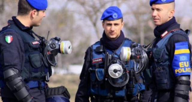 E RËNDË/ EULEX konfirmon sulmin në veri të Kosovës: Ndaj patrullës tonë u hodh një shok-bombë E RËNDË/ EULEX konfirmon sulmin në veri të Kosovës: Ndaj patrullës tonë u hodh një shok-bombë