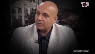Kush është “KOKA” e barrikadave, “Arkani” i ri që luan gjithë kontrabandën dhe trafiqet në Veri të Kosovës Kush është “KOKA” e barrikadave, “Arkani” i ri që luan gjithë kontrabandën dhe trafiqet në Veri të Kosovës