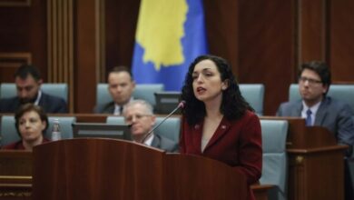 Kritikohet ashpër presidentja Osmani për fjalimin vjetor: Sulmon UÇK-në! ‘Përçarëse’, ‘inatçore’, ‘notere e Kurtit’