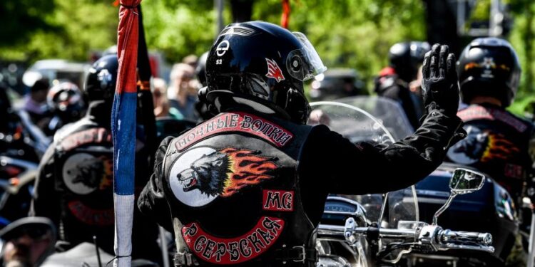 VIDEO/ “Ujqërit e Natës” në barrikada, paramilitarët serbë tregojnë veten të armatosur në veri të Kosovës VIDEO/ “Ujqërit e Natës” në barrikada, paramilitarët serbë tregojnë veten të armatosur në veri të Kosovës