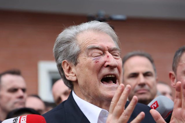 Pse duhet një PD e re…në logjikën e Aristotelit?! Pse duhet një PD e re…në logjikën e Aristotelit?!