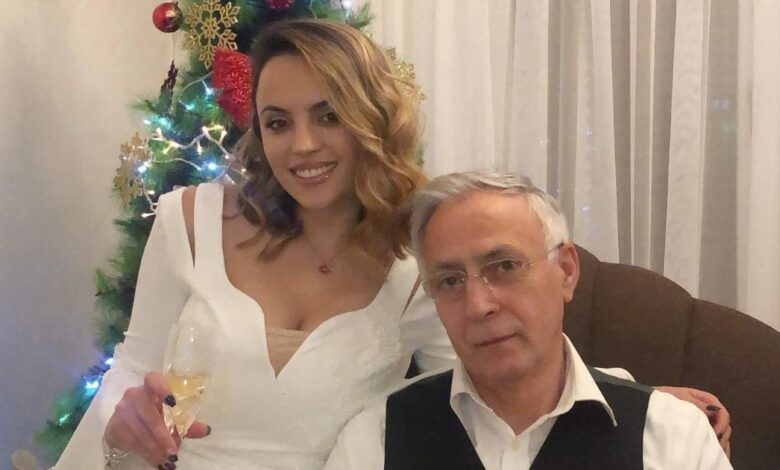 “Të katërt janë të motivuar”, vajza e Jakup Krasniqit tregon gjendjen e të atit dhe ish-komandantëve të UÇK-së në Hagë “Të katërt janë të motivuar”, vajza e Jakup Krasniqit tregon gjendjen e të atit dhe ish-komandantëve të UÇK-së në Hagë