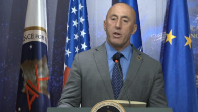 “Skena fyese e poshtëruese”/ Haradinaj për rrëmbimin e 3 policëve të Kosovës: Ndërkombëtarët t’i bëjnë presion Serbisë për lirimin e tyre “Skena fyese e poshtëruese”/ Haradinaj për rrëmbimin e 3 policëve të Kosovës: Ndërkombëtarët t’i bëjnë presion Serbisë për lirimin e tyre