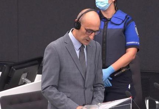 VIDEO/ Momenti kur ish-komandanti i UÇK, Salih Mustafa dënohet me 26 vjet burgim për krime lufte VIDEO/ Momenti kur ish-komandanti i UÇK, Salih Mustafa dënohet me 26 vjet burgim për krime lufte