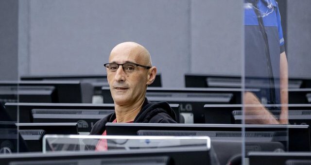 Dënimi i Sali Mustafës me 26 vite burg/ Bashkëluftëtari ngre akuza të forta: Kanë paguar njerëz që të… Dënimi i Sali Mustafës me 26 vite burg/ Bashkëluftëtari ngre akuza të forta: Kanë paguar njerëz që të…