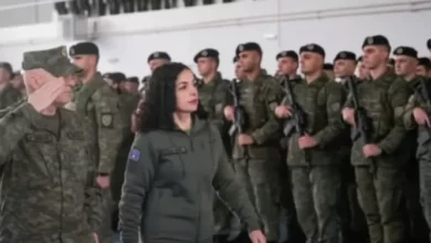 Tensionet/ Osmani tregon pse e veshi sot uniformën ushtarake: Nuk ka të bëjë me situatën që jemi Tensionet/ Osmani tregon pse e veshi sot uniformën ushtarake: Nuk ka të bëjë me situatën që jemi