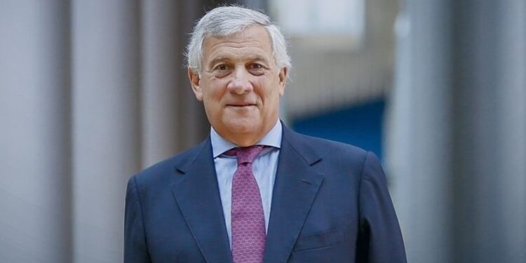 Situata në Veri të Kosovës/ Ministri i Jashtëm i Italisë telefonon Kurtin dhe Vuçiçin: Të nxisim dialogun Situata në Veri të Kosovës/ Ministri i Jashtëm i Italisë telefonon Kurtin dhe Vuçiçin: Të nxisim dialogun