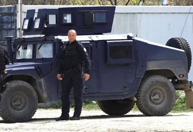 Tensionohet situata në veri të Kosovës, PLAGOSET efektivi i policisë në Mitrovicë Tensionohet situata në veri të Kosovës, PLAGOSET efektivi i policisë në Mitrovicë