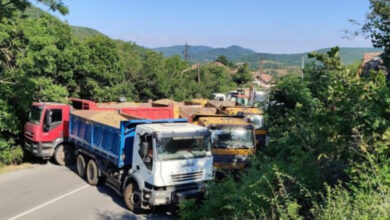 Kush duhet t’i heqë barrikadat në veri të Kosovës? Kush duhet t’i heqë barrikadat në veri të Kosovës?