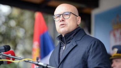 “Nuk kemi pse mërzitemi”, ministri serb i “gëzohet” heqjes së vizave për Kosovën: 500 mijë shqiptarë do të largohen përgjithmonë drejt BE-së “Nuk kemi pse mërzitemi”, ministri serb i “gëzohet” heqjes së vizave për Kosovën: 500 mijë shqiptarë do të largohen përgjithmonë drejt BE-së