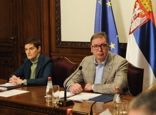 Vuçiç: Më kanë mbështetur në mur. Sot, dita ime më e vështirë si president