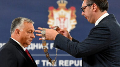 “Një Viktor Orban i dytë po pret te dera e BE”, Die Welt sulmon Vuçiçin: Shtyp kritikët! Me Rusinë ka lidhje të ngushta “Një Viktor Orban i dytë po pret te dera e BE”, Die Welt sulmon Vuçiçin: Shtyp kritikët! Me Rusinë ka lidhje të ngushta