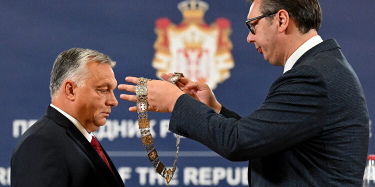 “Një Viktor Orban i dytë po pret te dera e BE”, Die Welt sulmon Vuçiçin: Shtyp kritikët! Me Rusinë ka lidhje të ngushta
