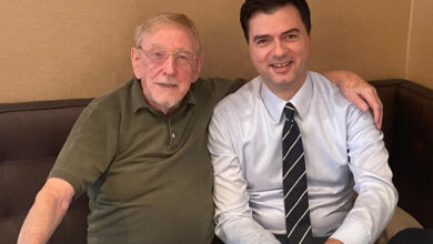 Për ‘inat’ të Berishës/ Basha vazhdon ‘turin’, takon ambasadorin Walker në Uashington: I tregoi botës të vërtetën për krimet e Serbisë në Kosovë