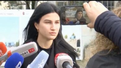 Ana Veizi po rritet nën sytë tanë dhe rastësisht ka pamjen e Drejtësisë Ana Veizi po rritet nën sytë tanë dhe rastësisht ka pamjen e Drejtësisë