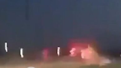 “Ou, ruaju shok”/ ‘Çmenduri’ në autostradë, makinat gara me shpejtësi skëterrë, njëra përplaset me trafikndarësen (VIDEO) “Ou, ruaju shok”/ ‘Çmenduri’ në autostradë, makinat gara me shpejtësi skëterrë, njëra përplaset me trafikndarësen (VIDEO)