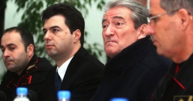 Kush e mbron arkitektin e aktit terrorist shtetëror të 21 janarit 2011? Kush e mbron arkitektin e aktit terrorist shtetëror të 21 janarit 2011?