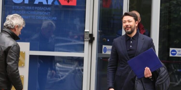 18 dëshmi e fakte/ Lidhjet e Shkëlzenit me Gërdecin, pse del ‘pronar’ në hije i biznesit të vdekjes e ministrat ‘ushtarë’ të tij 18 dëshmi e fakte/ Lidhjet e Shkëlzenit me Gërdecin, pse del ‘pronar’ në hije i biznesit të vdekjes e ministrat ‘ushtarë’ të tij