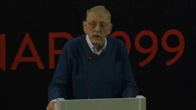 Walker: Vuçiç në Hagë! Ish-ambasadori: Nuk kishte zinxhir komandues si ushtria serbe Walker: Vuçiç në Hagë! Ish-ambasadori: Nuk kishte zinxhir komandues si ushtria serbe