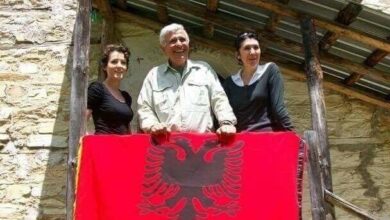 “As familja nuk më përkrahu kur u thashë se jam shqiptar”! Rrëfimi i deputetit të parë shqiptaro-ortodoks në Maqedoni “As familja nuk më përkrahu kur u thashë se jam shqiptar”! Rrëfimi i deputetit të parë shqiptaro-ortodoks në Maqedoni