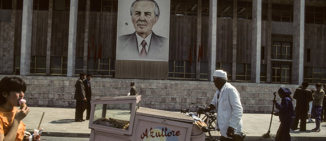 REPORTAZHI: Një histori nga Tirana e vitit 1983 dhe fundi i gegëve si zanat REPORTAZHI: Një histori nga Tirana e vitit 1983 dhe fundi i gegëve si zanat