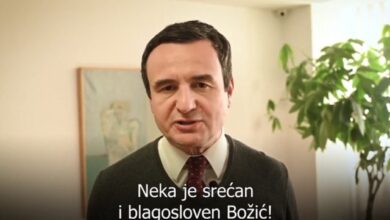 VIDEO/ Duke folur në gjuhën serbe, Albin Kurti uron besimtarët ortodoksë për Krishtlindjen VIDEO/ Duke folur në gjuhën serbe, Albin Kurti uron besimtarët ortodoksë për Krishtlindjen