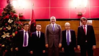 Edi Rama thërret takim në Tiranë me liderët e partive politike shqiptare në Maqedoni, reagime në Shkup: Platformë e dytë…! Edi Rama thërret takim në Tiranë me liderët e partive politike shqiptare në Maqedoni, reagime në Shkup: Platformë e dytë…!