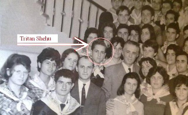 “Klerikë, dorëzoni rinisë çelsat e kishës” “Klerikë, dorëzoni rinisë çelsat e kishës”